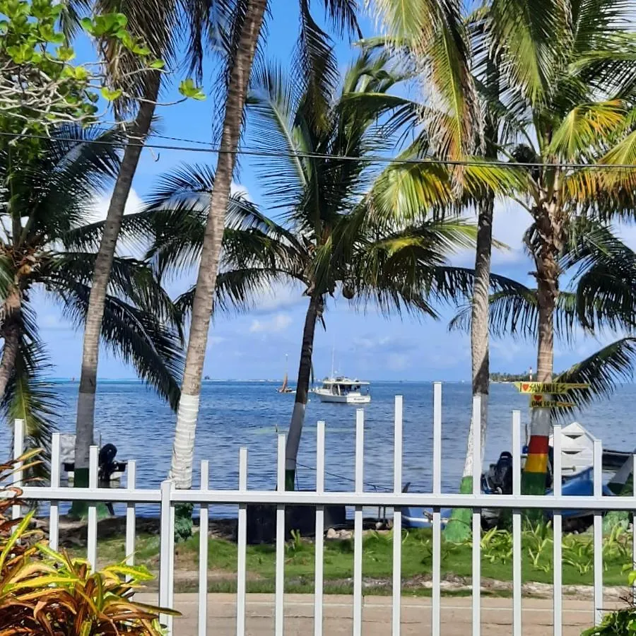 Posada Nativa Miss Nova San Andres