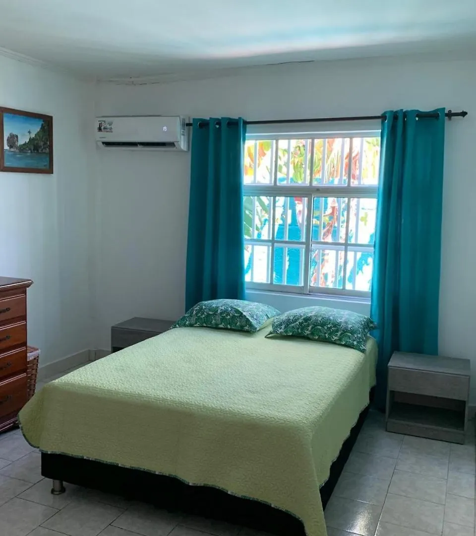 Posada Nativa Miss Nova San Andres  Guest house